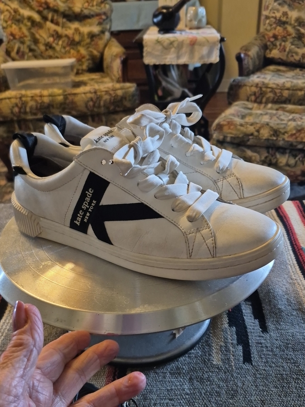 Kate Spade: White Leather"Signature"Low-Top Court Sneakers - Sz 10B.(#733SH)
